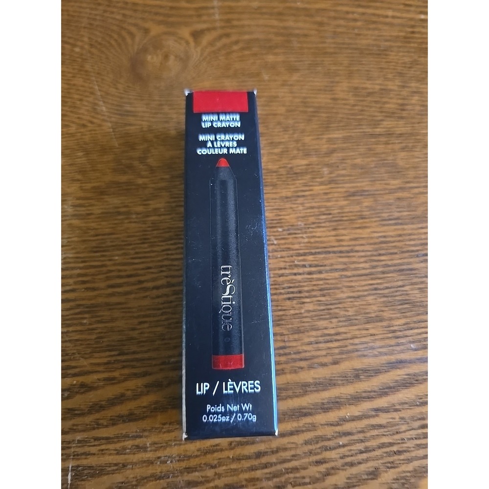 Matte‎ Color and Shiny Moisturizing Balm Lip Crayon Trestique Chile Red